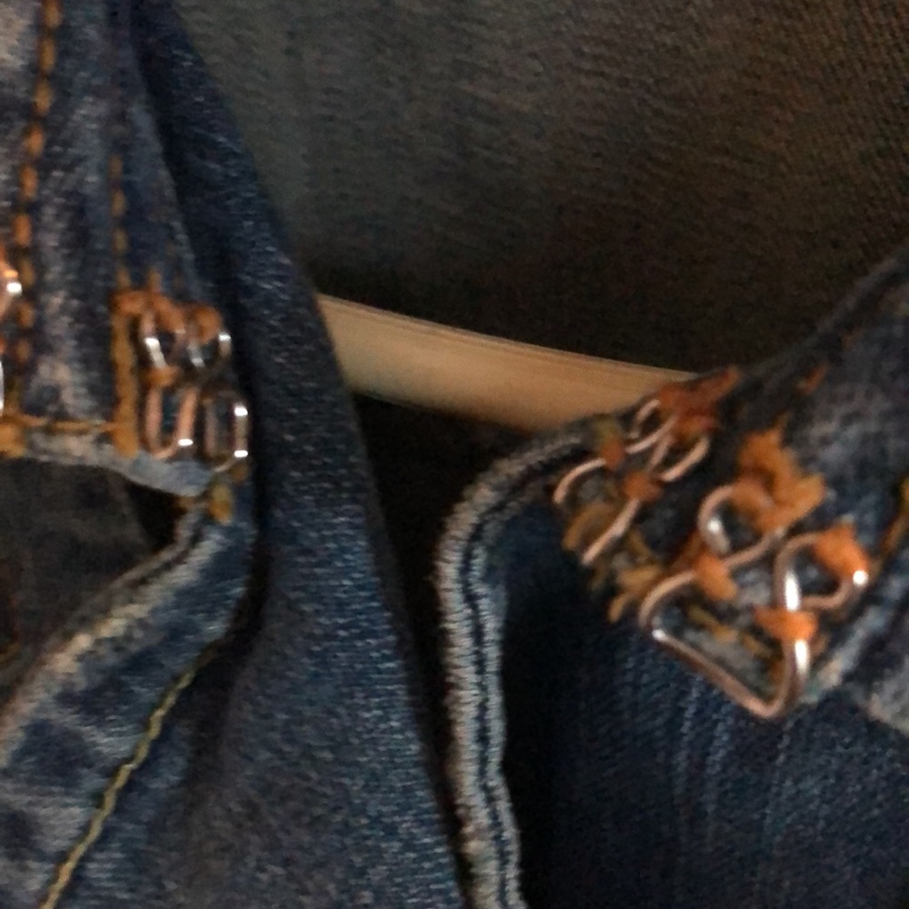 New DKNY detailed beautiful jean jacket - Picture 3 of 6